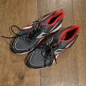 Reebok Women's Black and Pink Sneakers